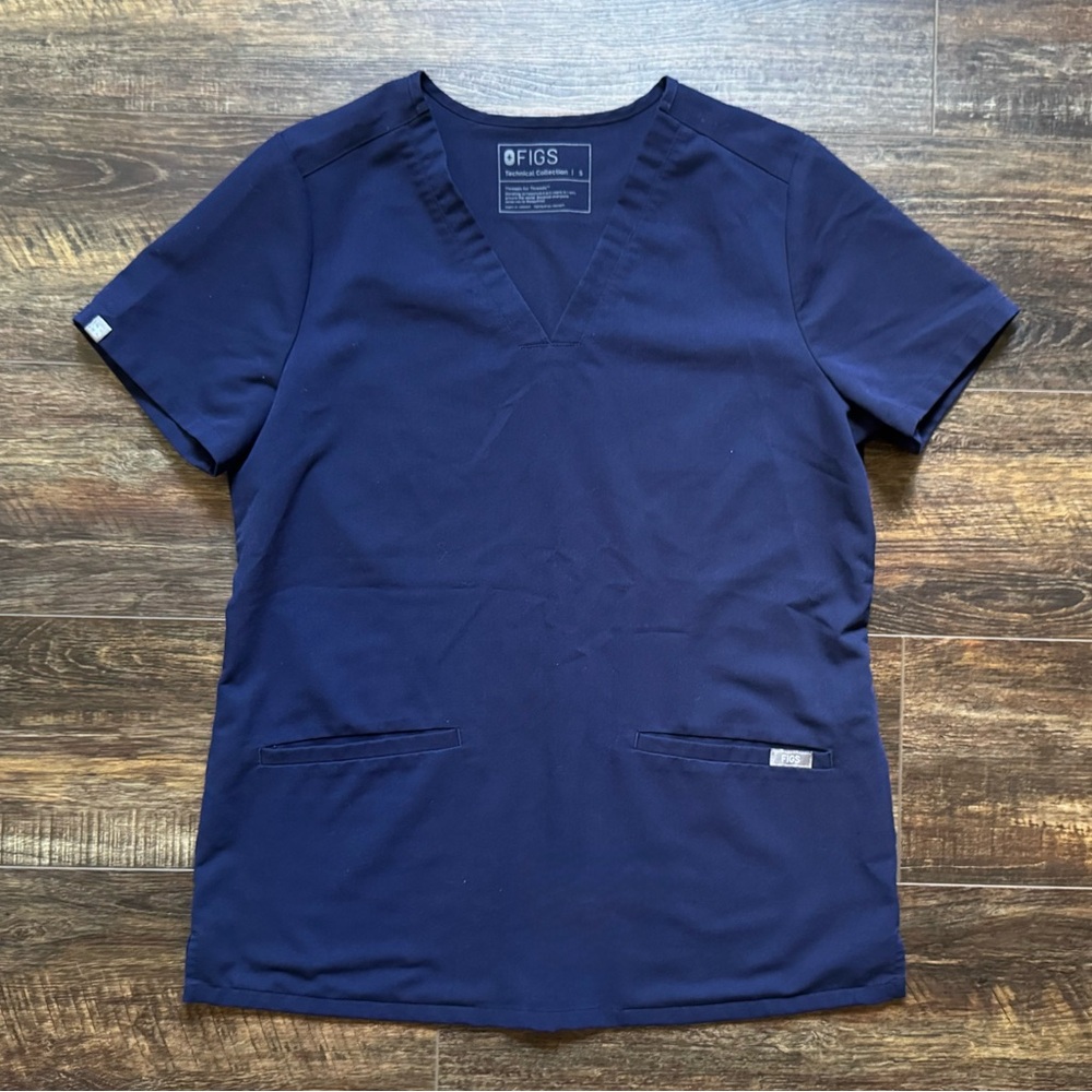 Figs Womens Short Sleeve V-Neck Top in Navy Blue
